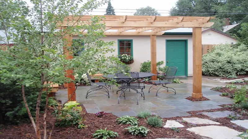 Pergola vs Patio Cover: Which Shade Structure Works Best in Phoenix?